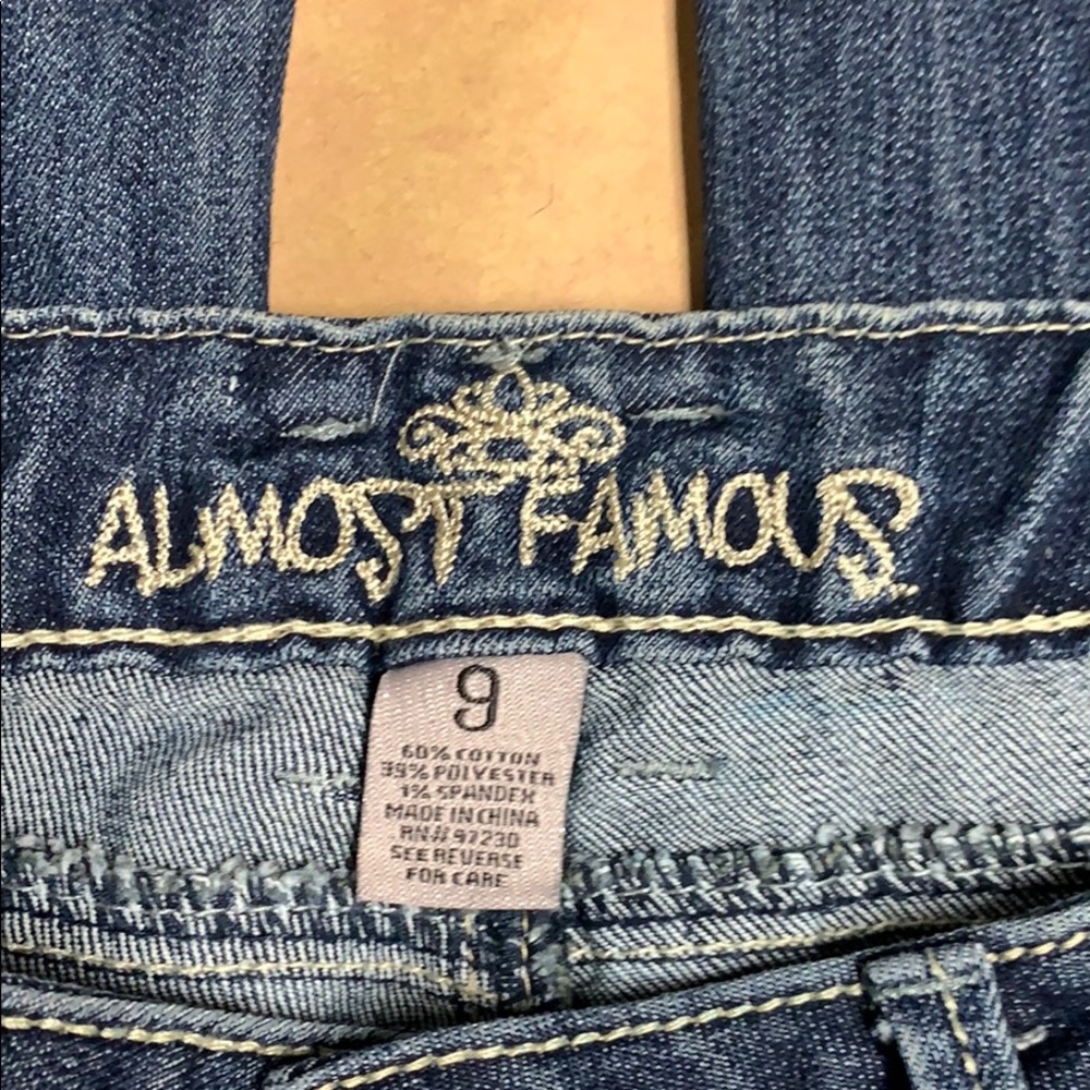 🎊Host Pick🎊Almost Famous Destructed Jeans Sz 9 - Picture 4 of 7